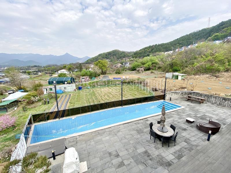 양평군 옥천면 옥천리 일조권과 탁트인조망과 수영장등 럭셔리 주택_2